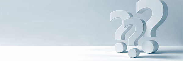 Drei Fragezeichen als Symbol für FAQ